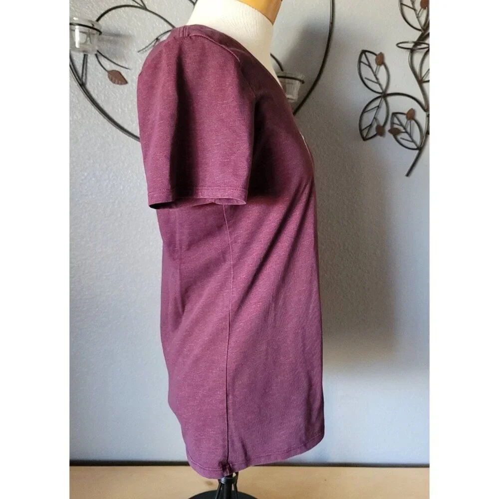 Women's Dri-Fit The‎ Nike Tee size Medium Burgundy Athletic Cut